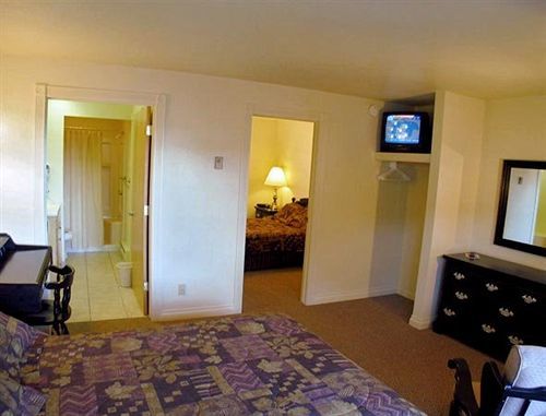 Continental Inn Cheboygan Zewnętrze zdjęcie