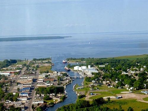 Continental Inn Cheboygan Zewnętrze zdjęcie